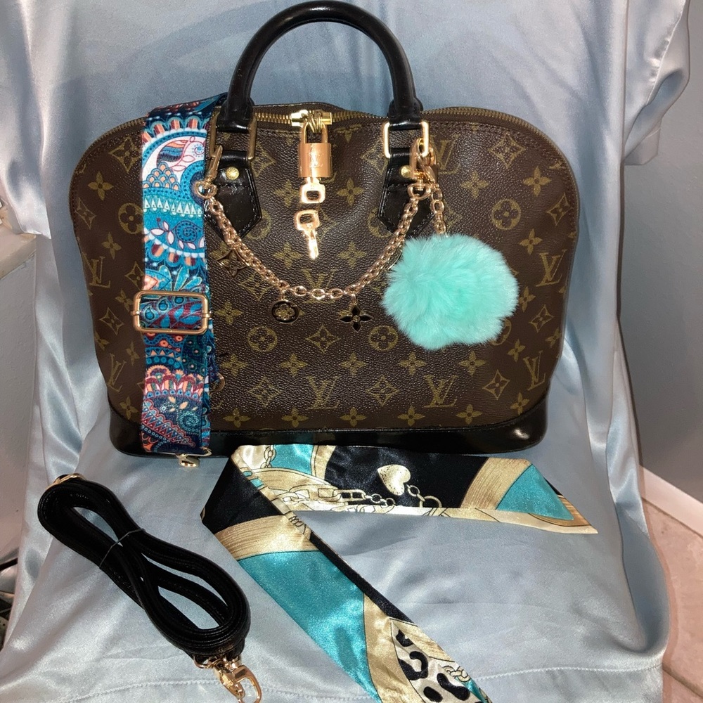 💙100% Certified Authentic Louis Vuitton Alma PM Monogram Bag, Lock & Key #315💙